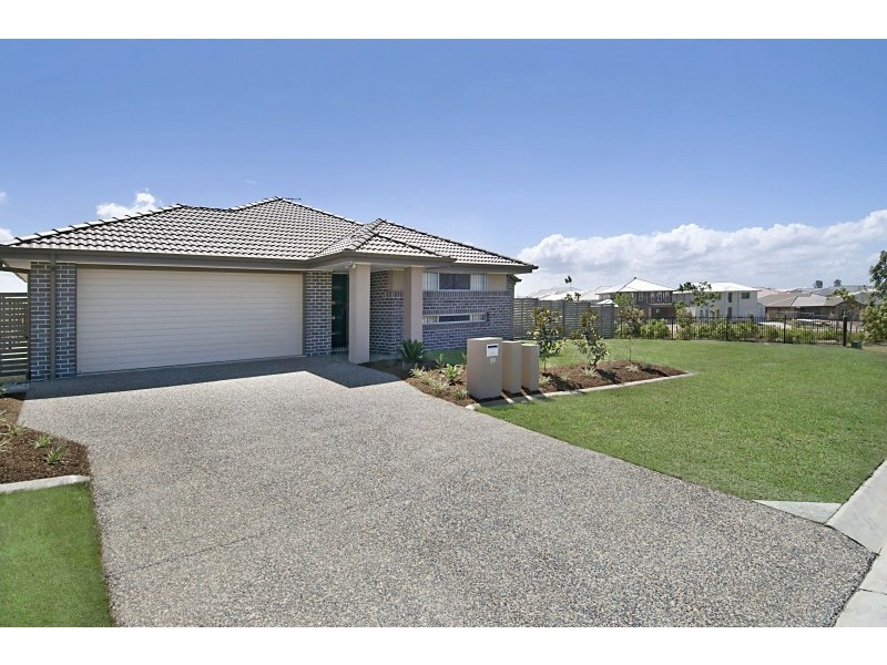 19 Menara Circuit, North Lakes QLD 4509