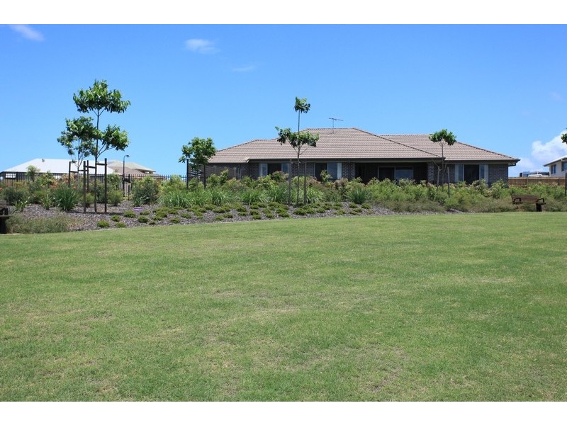 19 Menara Circuit, North Lakes QLD 4509
