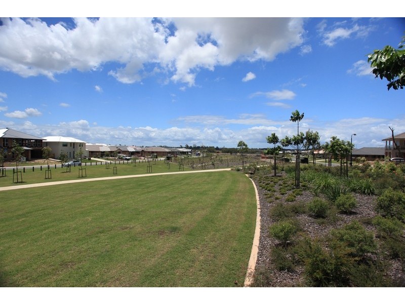 19 Menara Circuit, North Lakes QLD 4509