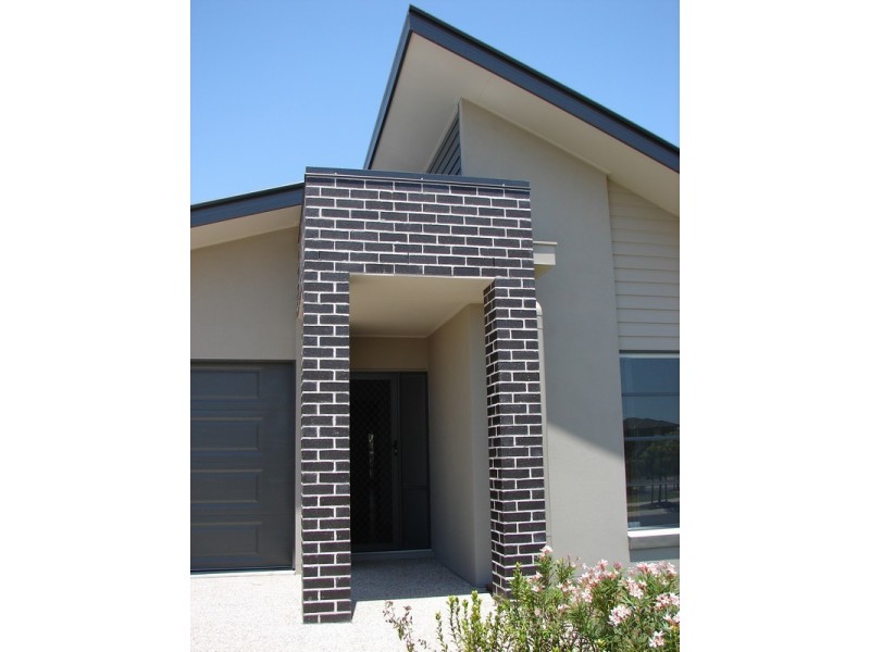 16 Freeman Street, North Lakes QLD 4509