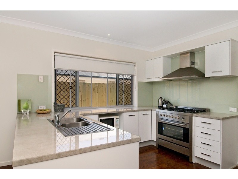 27 Lanagan Circuit, North Lakes QLD 4509