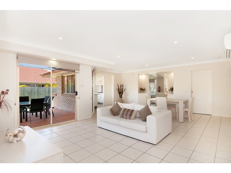 6 Davenport Parade, North Lakes QLD 4509
