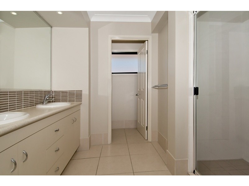 42 Tuckeroo Parade, North Lakes QLD 4509