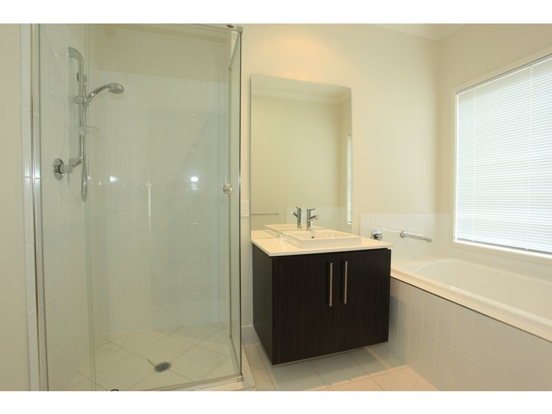 6 Langham Cct, North Lakes QLD 4509