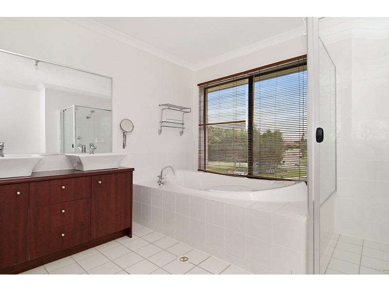 1 Willandra Parade, North Lakes QLD 4509