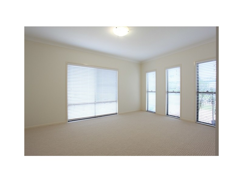 31 Planigale Crescent, North Lakes QLD 4509
