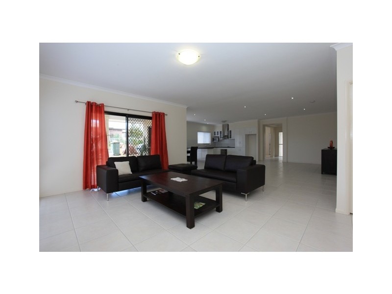 31 Planigale Crescent, North Lakes QLD 4509