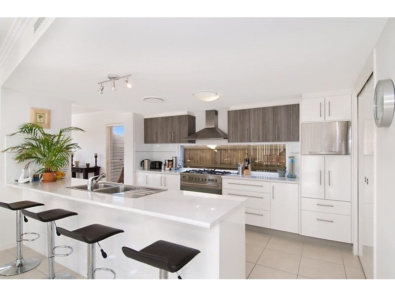 18 Astley Parade, North Lakes QLD 4509