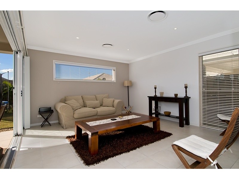 18 Astley Parade, North Lakes QLD 4509