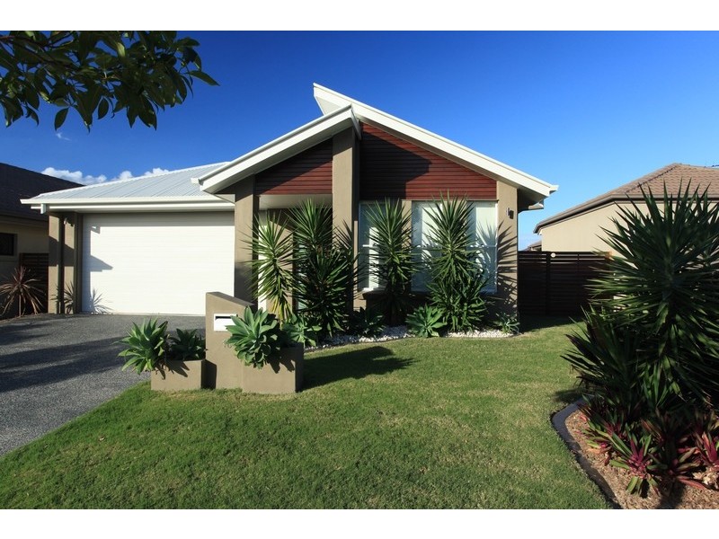 10 Wombat Parade, North Lakes QLD 4509