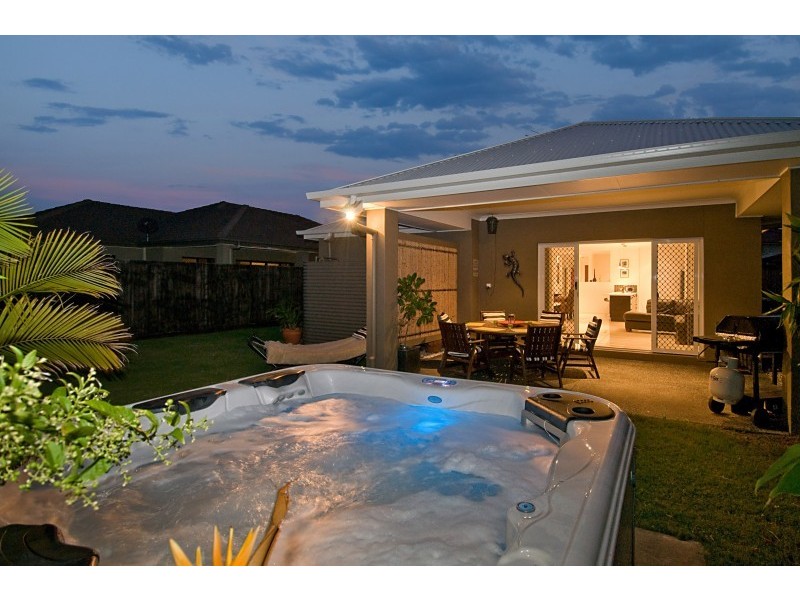 10 Wombat Parade, North Lakes QLD 4509