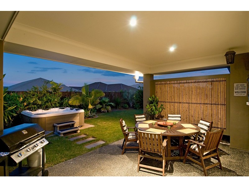 10 Wombat Parade, North Lakes QLD 4509