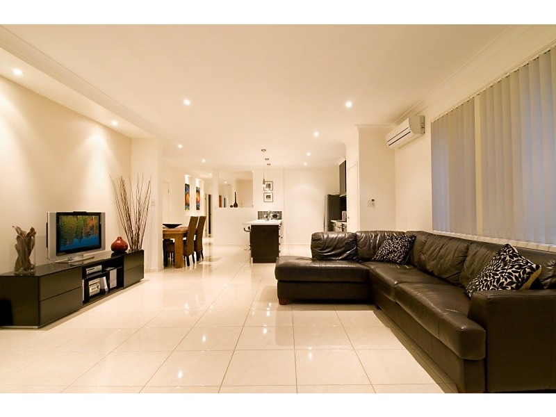 10 Wombat Parade, North Lakes QLD 4509