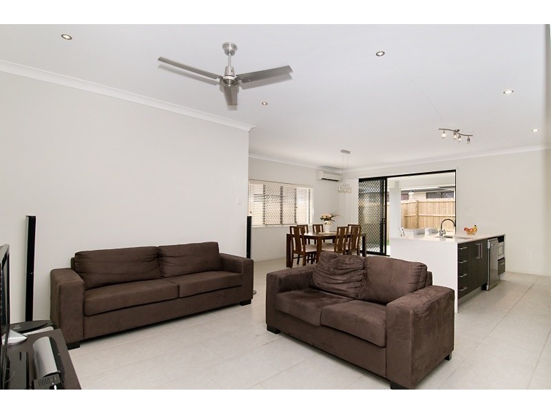 25 Langham Crescent, North Lakes QLD 4509