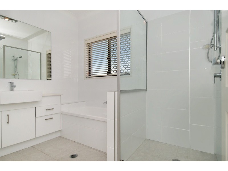 25 Langham Crescent, North Lakes QLD 4509