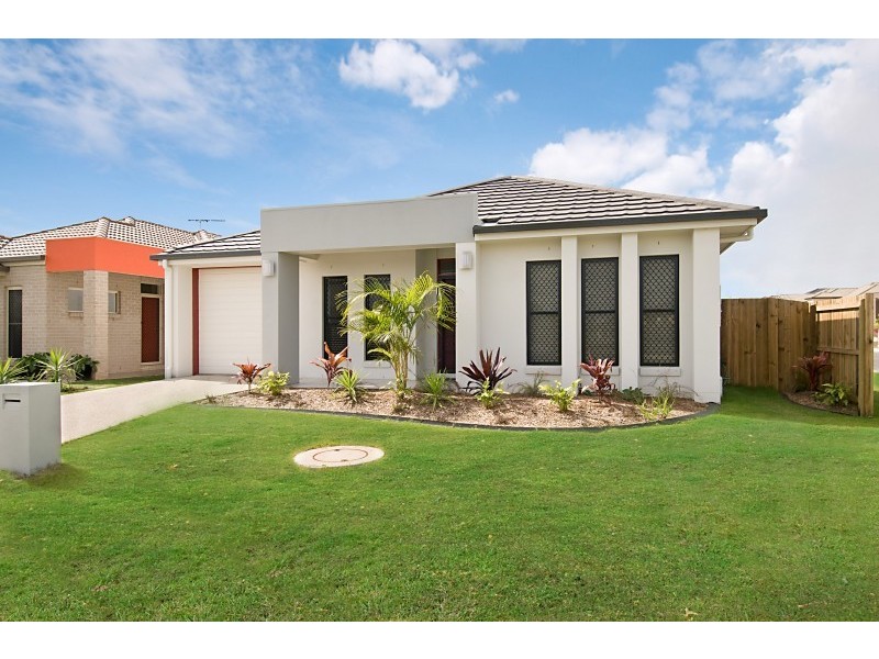 25 Langham Crescent, North Lakes QLD 4509