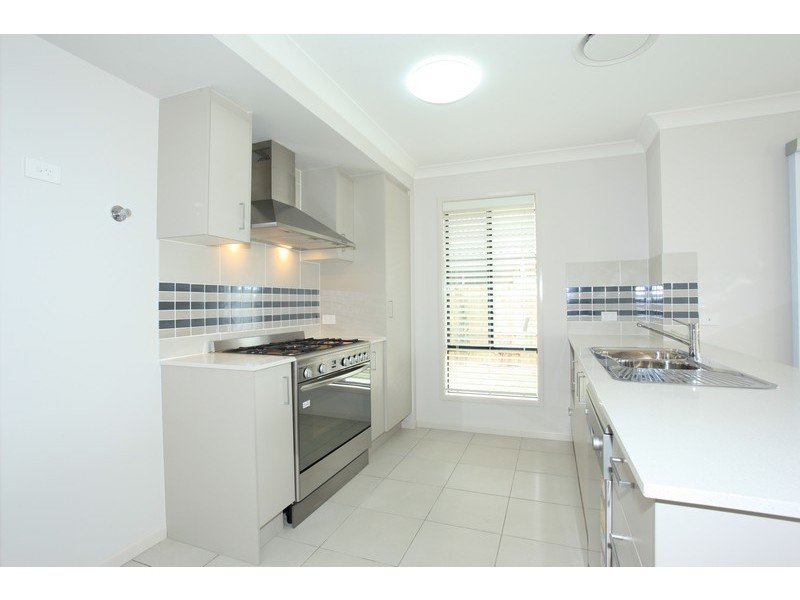 11 Mersey Street, North Lakes QLD 4509