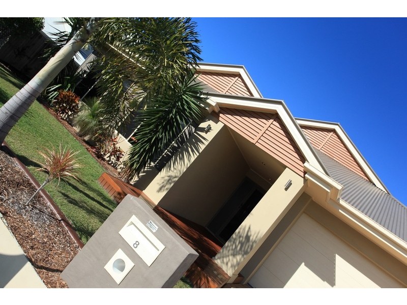 8 Burgan Place, North Lakes QLD 4509