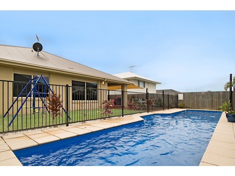 8 Burgan Place, North Lakes QLD 4509