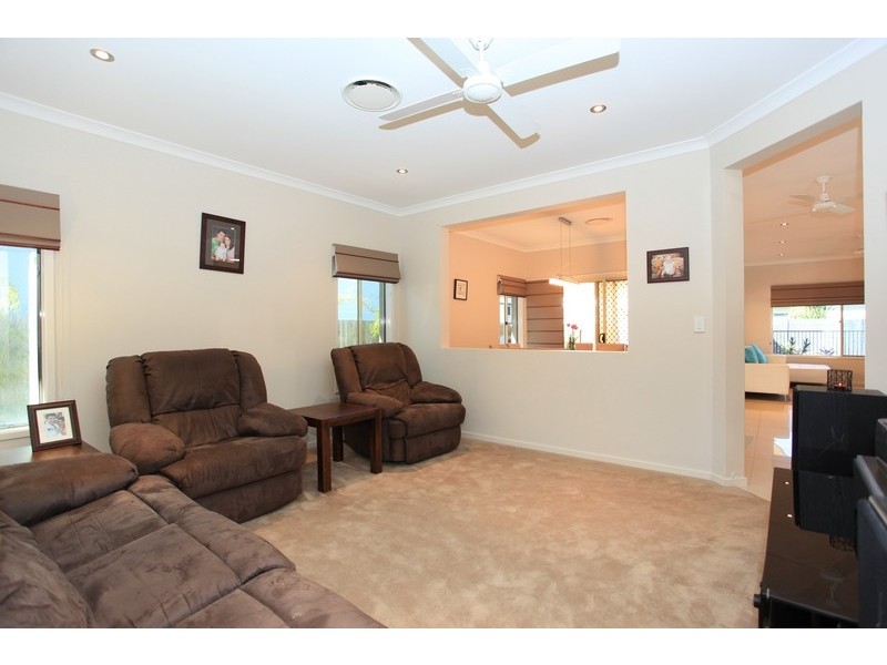 8 Burgan Place, North Lakes QLD 4509