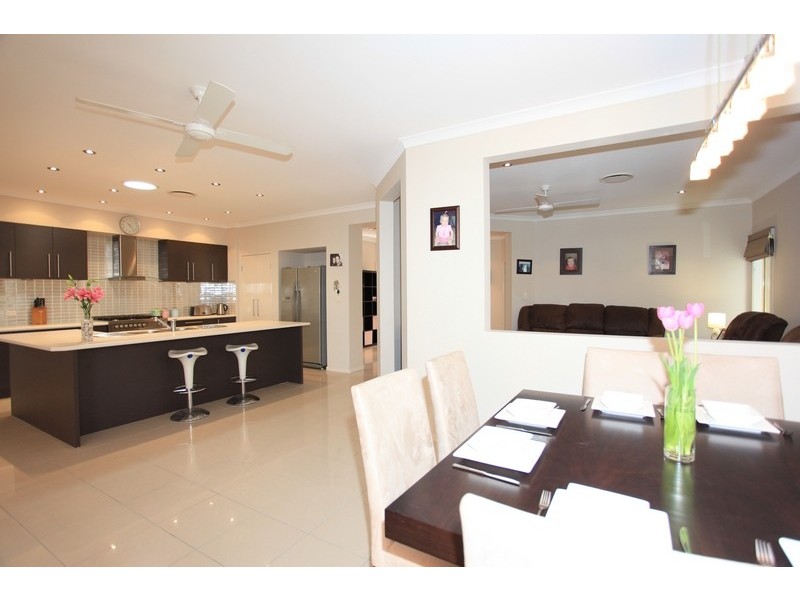 8 Burgan Place, North Lakes QLD 4509