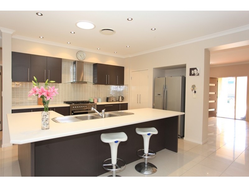 8 Burgan Place, North Lakes QLD 4509