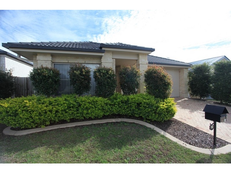 11 Kurrajong Circuit, North Lakes QLD 4509