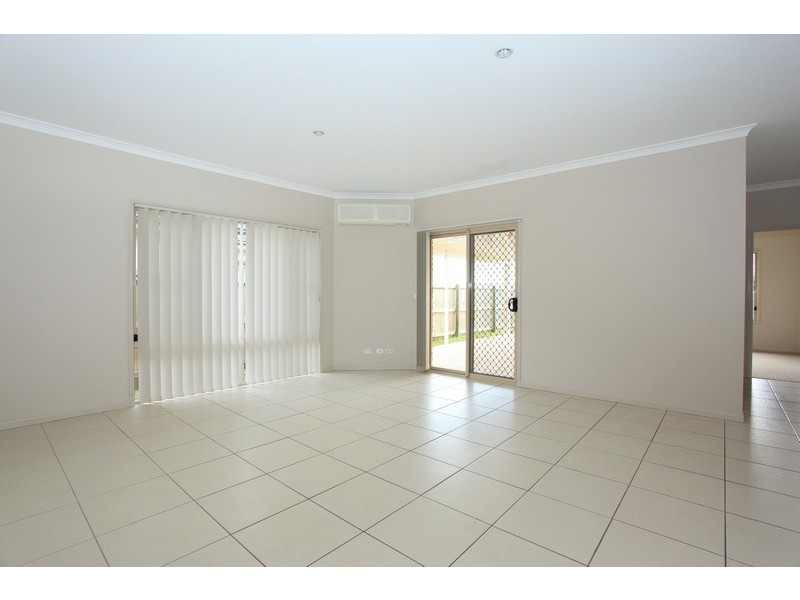 11 Kurrajong Circuit, North Lakes QLD 4509