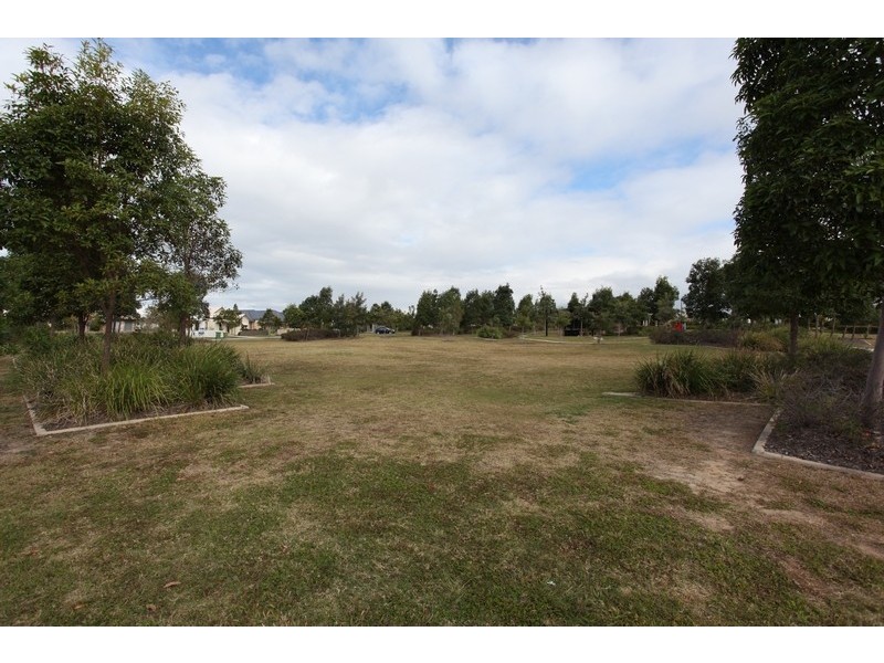 11 Kurrajong Circuit, North Lakes QLD 4509