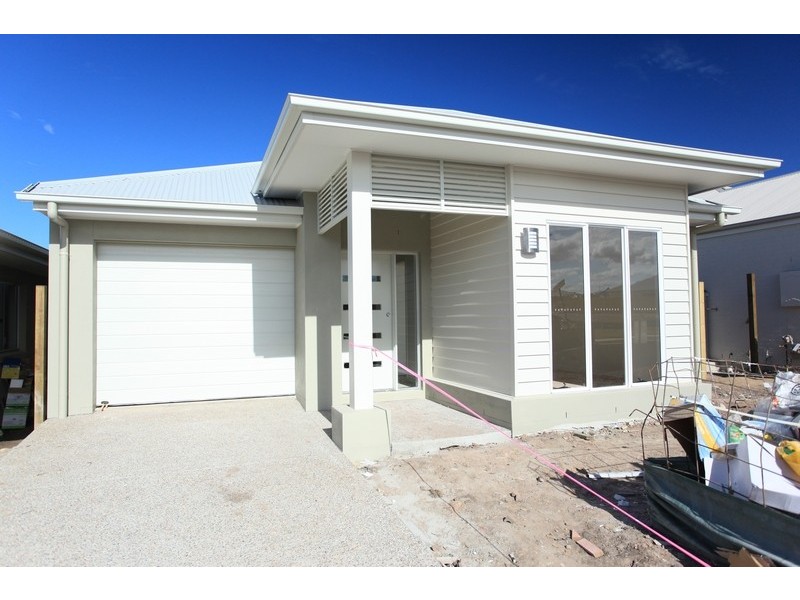 9 Friars Crescent, North Lakes QLD 4509