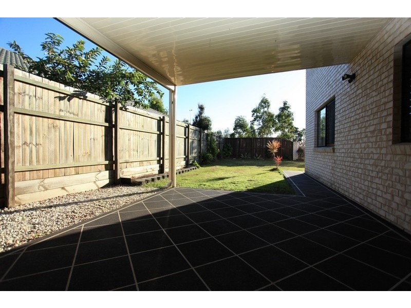 2 Redcedar Street, North Lakes QLD 4509
