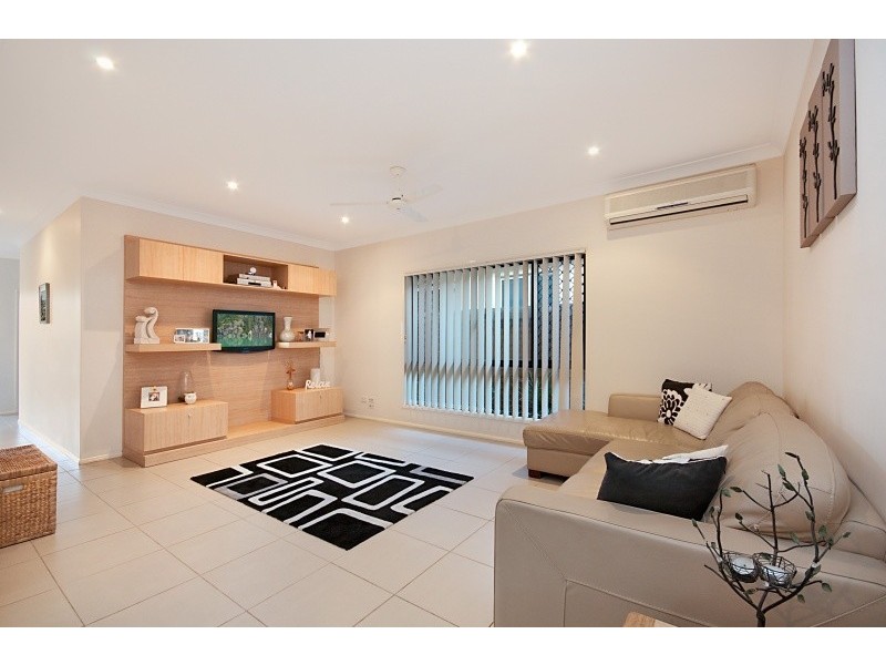 18 Echidna Parade, North Lakes QLD 4509