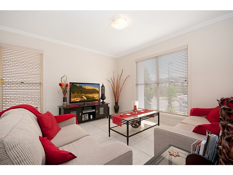 15 Planigale Crescent, North Lakes QLD 4509