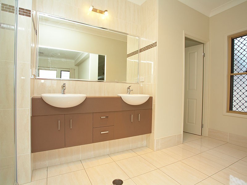 54 Elkington Circuit, North Lakes QLD 4509