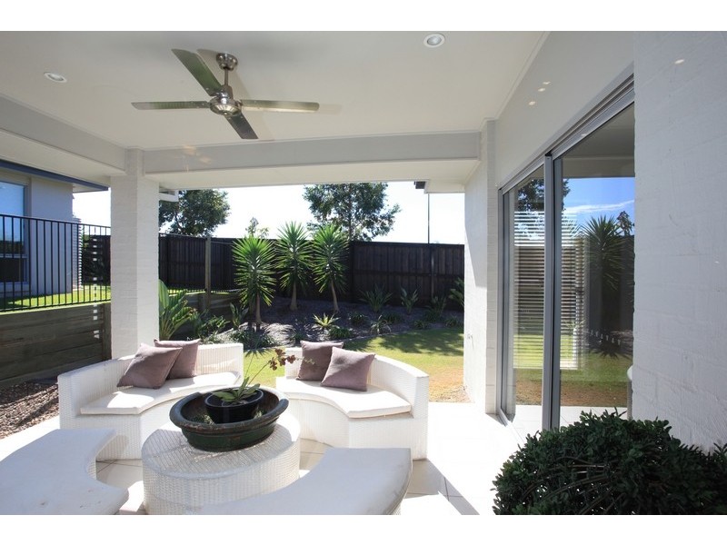 2 Moloney Place, North Lakes QLD 4509