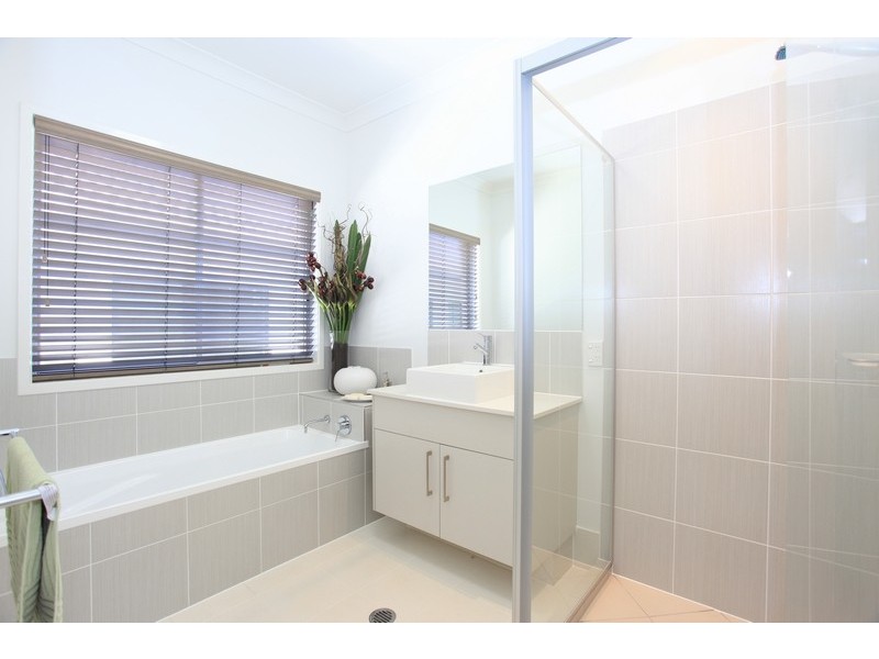2 Moloney Place, North Lakes QLD 4509