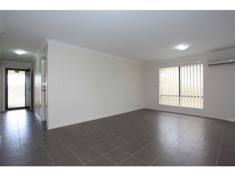10 Dunes Crescent, North Lakes QLD 4509