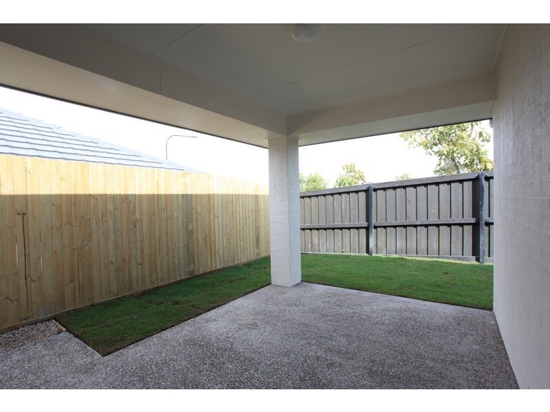 10 Dunes Crescent, North Lakes QLD 4509