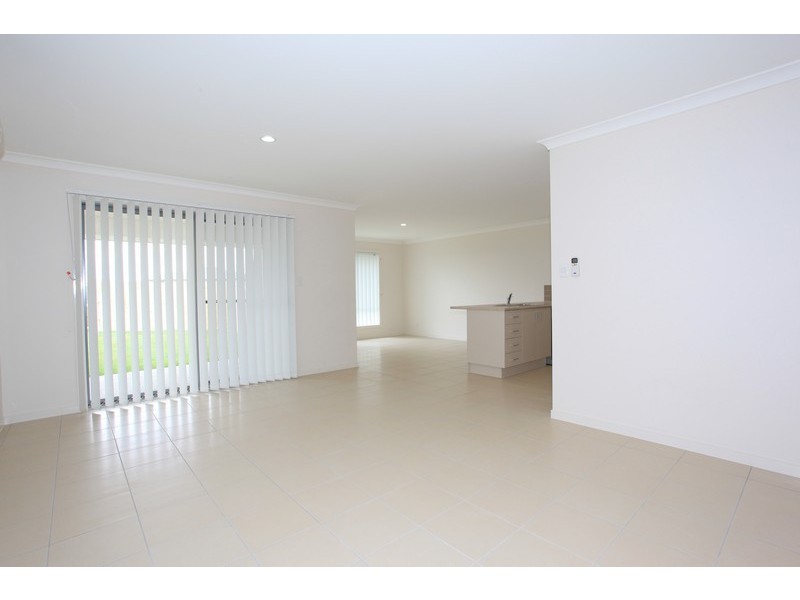 6 Lomond Crescent, North Lakes QLD 4509