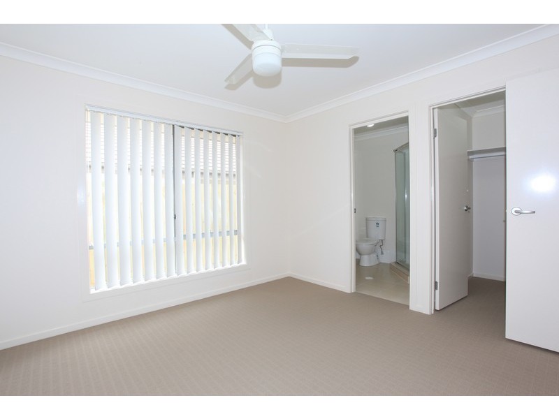 6 Lomond Crescent, North Lakes QLD 4509