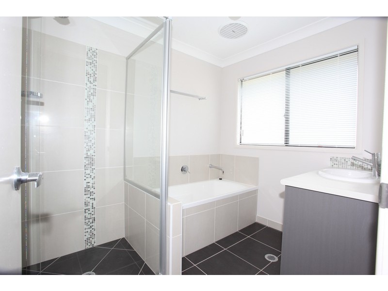 22 Daintree Circuit, North Lakes QLD 4509