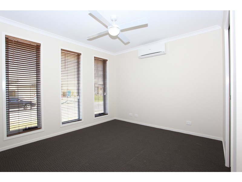 10 Friars Crescent, North Lakes QLD 4509