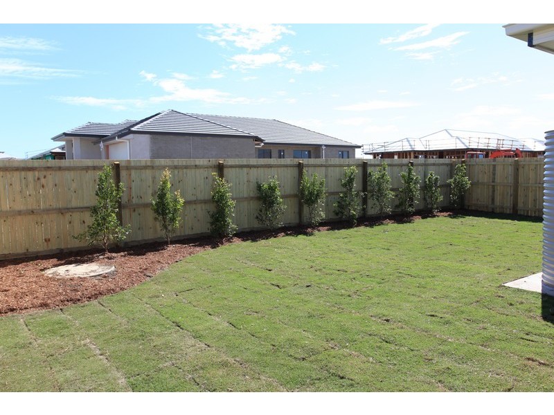 10 Friars Crescent, North Lakes QLD 4509