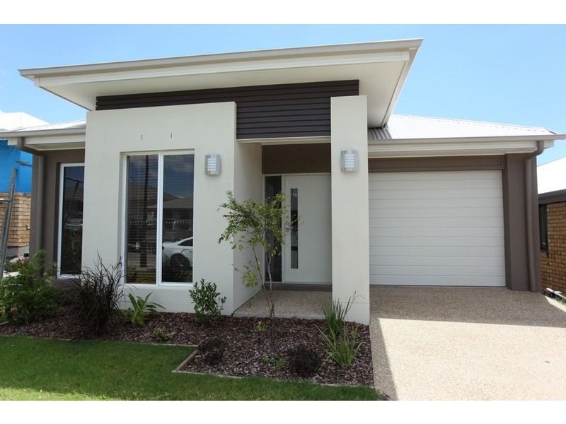 15 Dunes Crescent, North Lakes QLD 4509