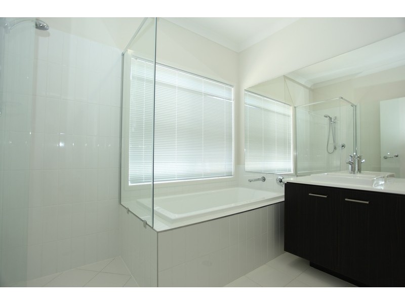 15 Dunes Crescent, North Lakes QLD 4509