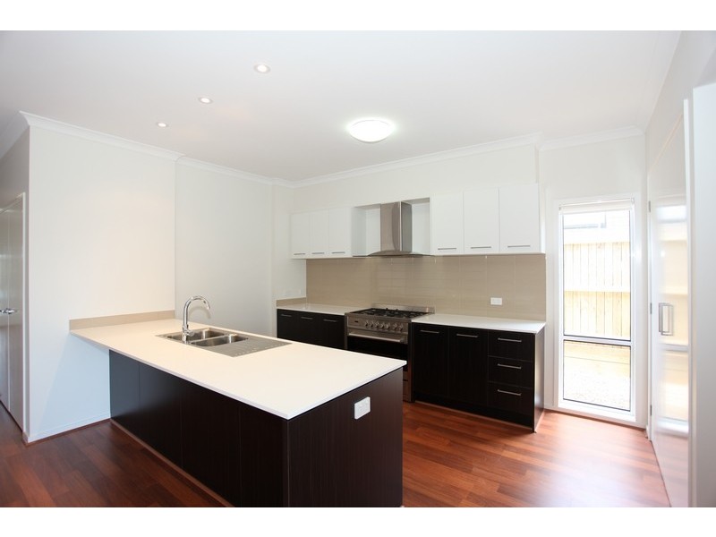 15 Dunes Crescent, North Lakes QLD 4509
