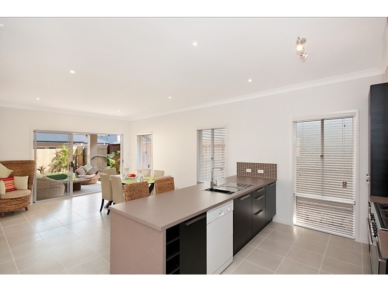 7 Friars Crescent, North Lakes QLD 4509