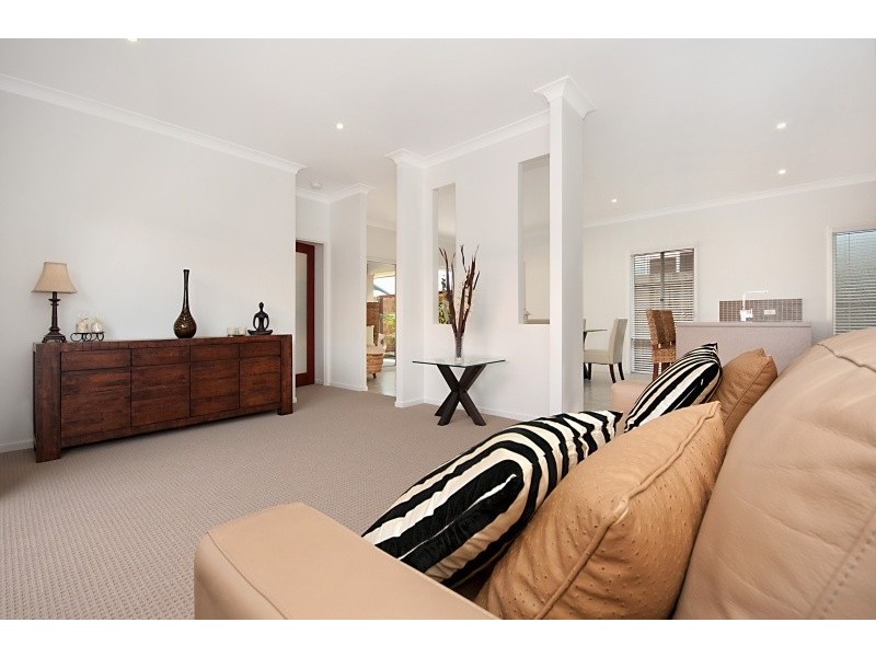 7 Friars Crescent, North Lakes QLD 4509