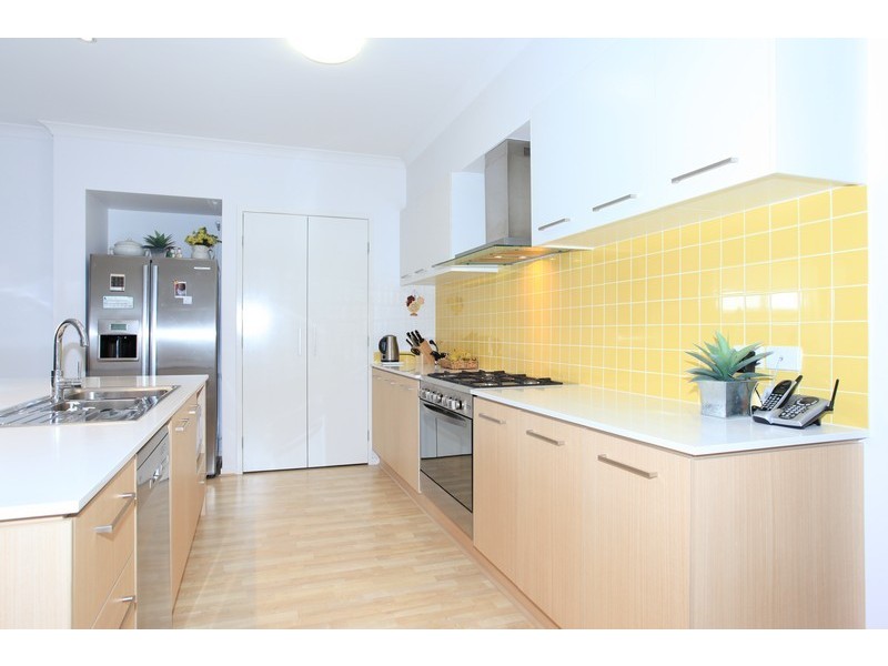 6 Price Street, North Lakes QLD 4509