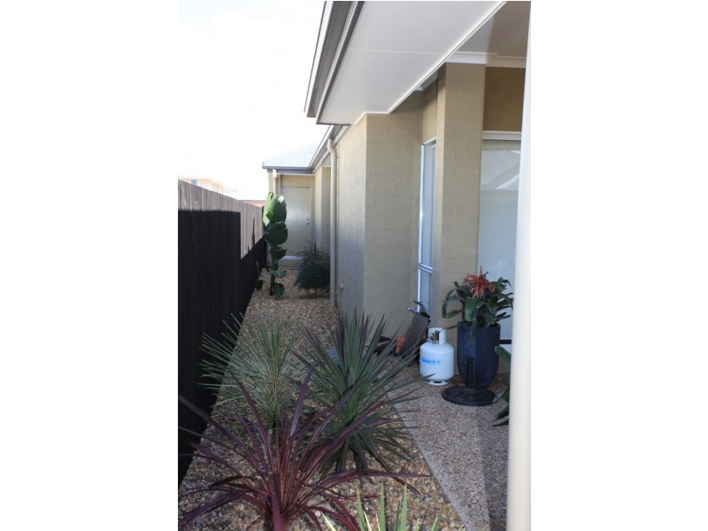 6 Price Street, North Lakes QLD 4509